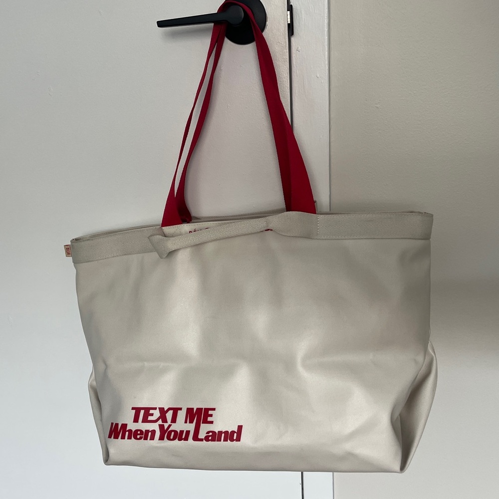 BEISxLONELY GHOST Text Me When You Land - The Travel Tote in Ghost White